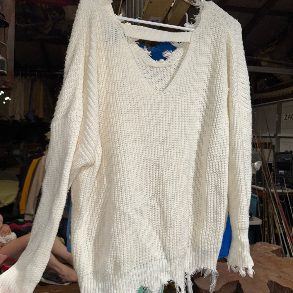 Rue21 Cream Frayed V-Neck Sweater